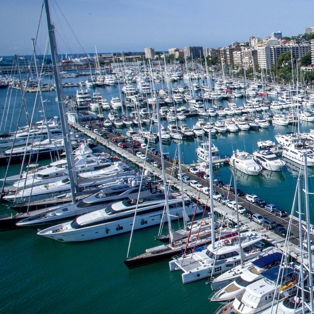 Proud to say that @marinaport is in the perfect location to navigate and to experience the city and its corners.

#marinaportdemallorca #palma #goodweather #sailingmoments #marina #yachting #yachtlife #yachtcrew #sailinglife #mediterraneanlife #mediterraneansea