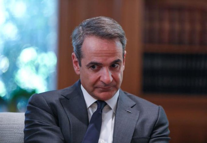 sROPzqrrgDYDCQv's tweet photo. ΧΡΗΣΤΟΣ ΚΕΦΑΛΑΣ λέγεται ο κρυπτόμενος οδηγός της Ντόρας που σκότωσε τον #Ιασονα, ΜΑΡΙΑ-ΕΛΕΝΗ ΝΙΚΟΛΟΥ λέγεται η εισαγγελέας που αθωώνει τον παιδοβιαστή του #κολωνος , #Μητσοτακης λέγεται ο αχρείος που μετέτρεψε τη χώρα σε βόθρο. https://t.co/237udYu1rk