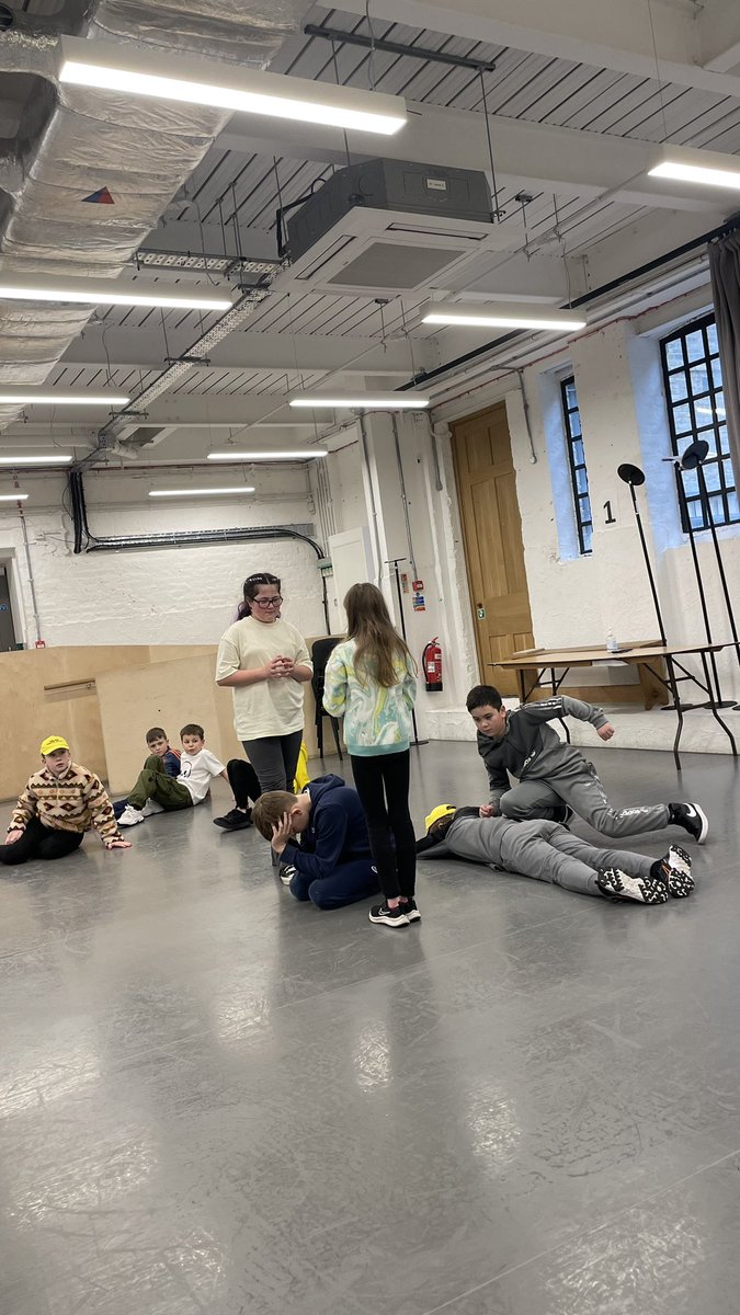 pp_accrington's tweet photo. #GroupOBrien #GroupWaites #GroupBrett loved our Macbeth workshop 🎭 thank you Faye! @The_Globe https://t.co/faHhdGZjn2