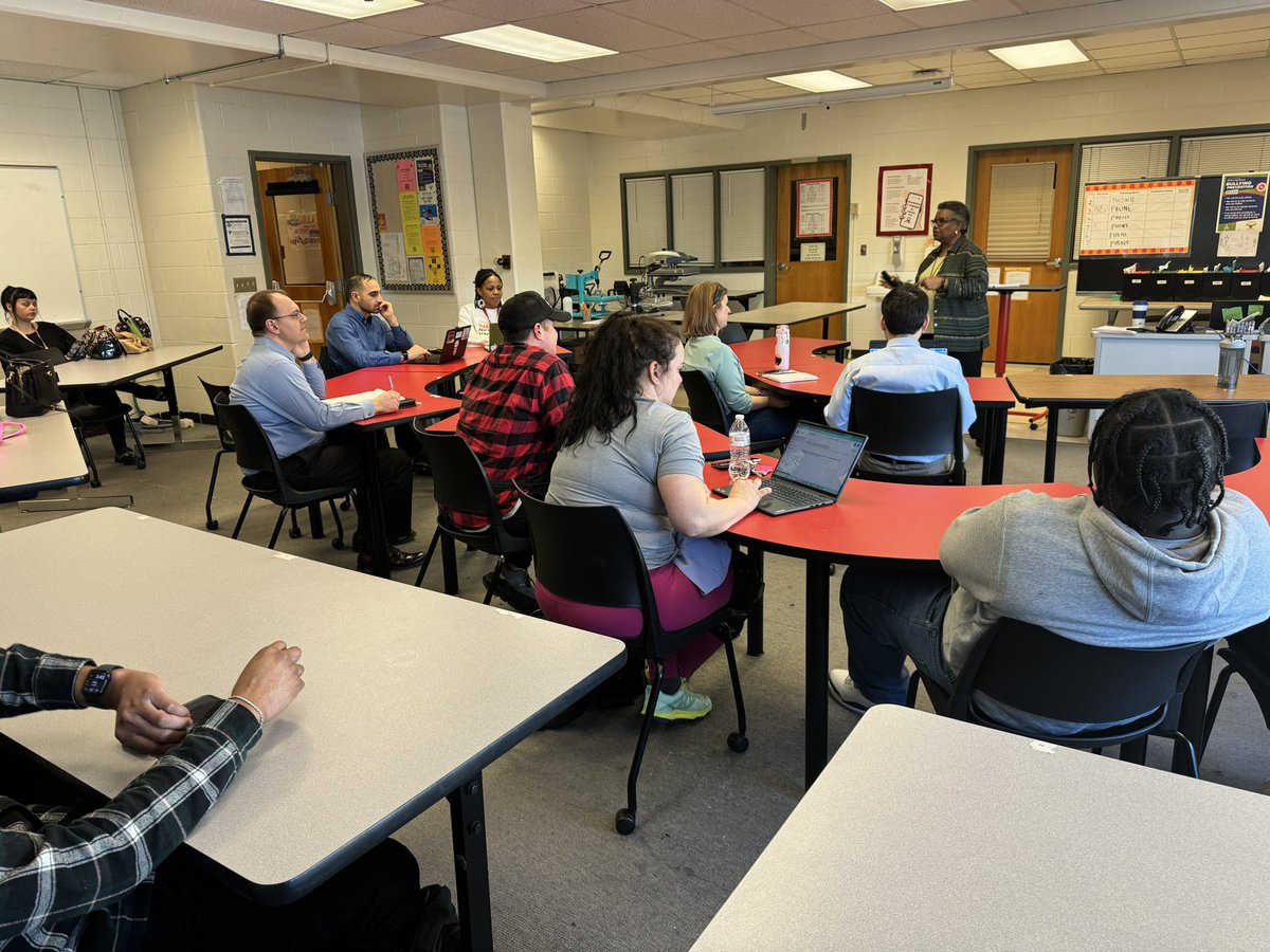 @Seneca_High @Seneca_business Real world opportunities for students in Career & Tech Ed. happen when business partners join students, parents and teachers to learn about how we prepare students for the future and how businesses can impact the learning @AcademiesofLou @JCPS_CTE