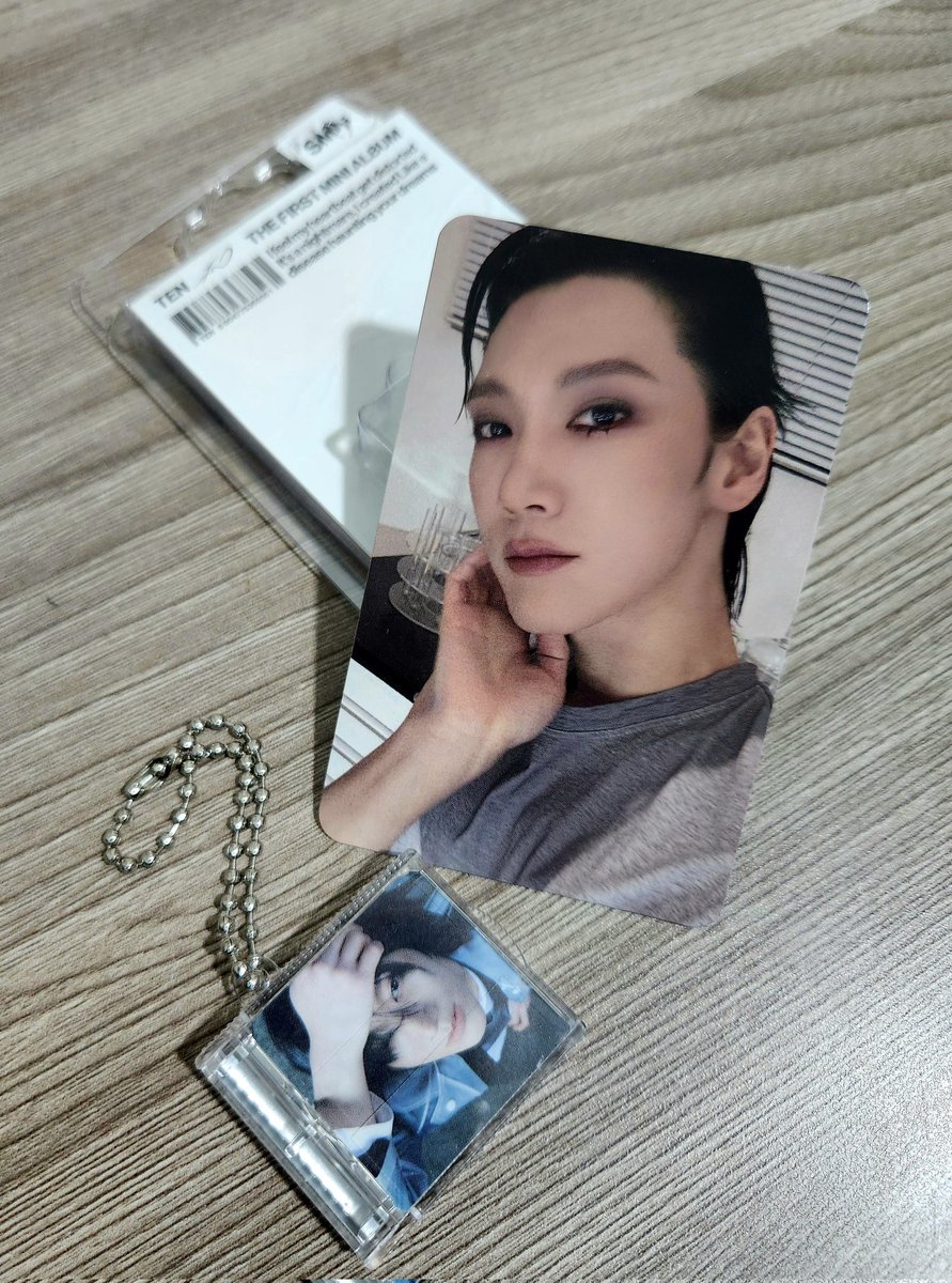 raaa's happy mail 💌 🛒🛍

Ten 1st Mini Album — Ten SMINI Ver.

thankyouuu kak mithaaaa, siapa sangka datangnya secepat kilat😭🫶🏻🥹👍🏻❤️‍🔥