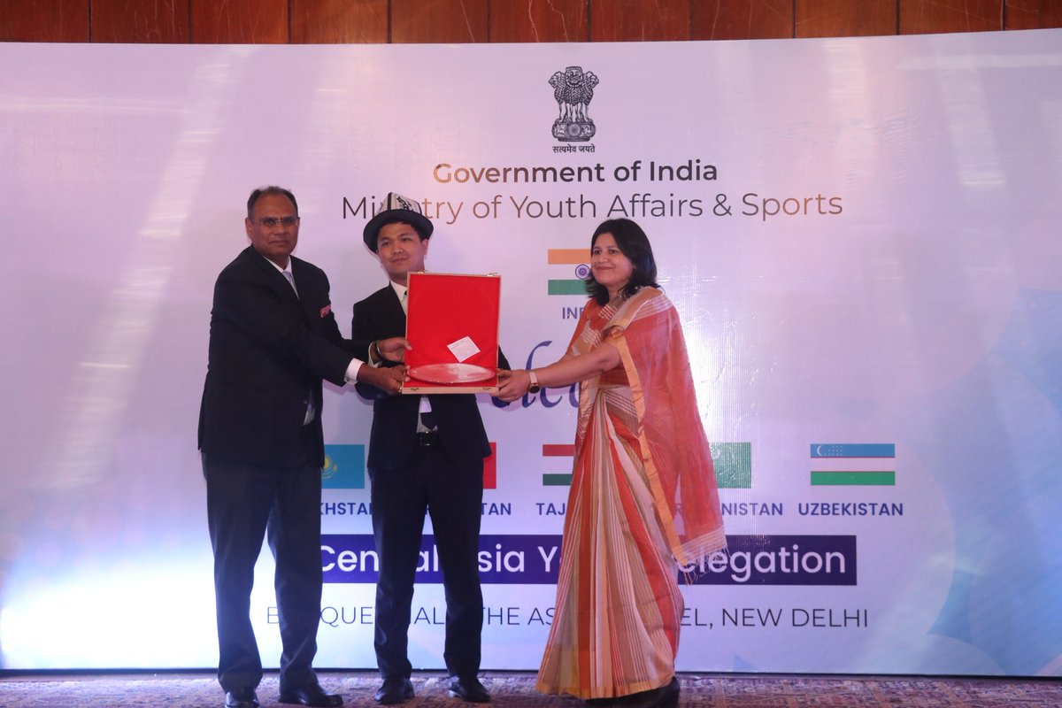 Symbolizing unity and shared vision, Souvenirs and tokens of appreciation were exchanged with Kyrgyzstan by Joint Secretary, Department of Youth Affairs, Shri Nitesh Kumar Mishra. Further depicting the essence of enduring friendship. #CAYD
