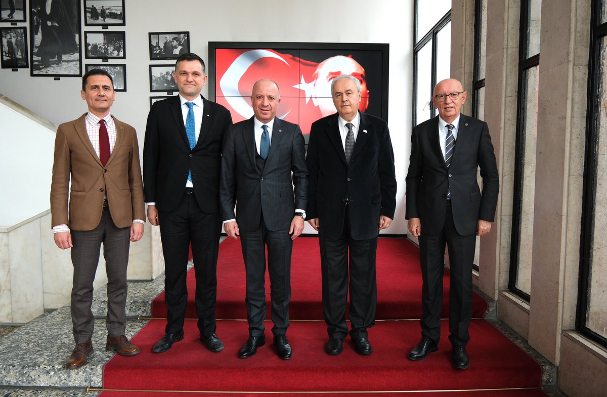 Ankara Sanayi Odası Başkanı <a href="/seyit_ardic/">Seyit Ardıç</a>, Orta Doğu Teknik Üniversitesi (ODTÜ) Rektörü Prof. Dr. Mustafa Verşan Kök’ü ziyaret etti.  ASO Genel Koordinatörü Prof. Dr. Yavuz Cabbar, Genel Sekreter Dr. Mehmet Cansız ve ODTÜ Teknokent Genel Müdürü Serdar Alemdar’ın da bulunduğu