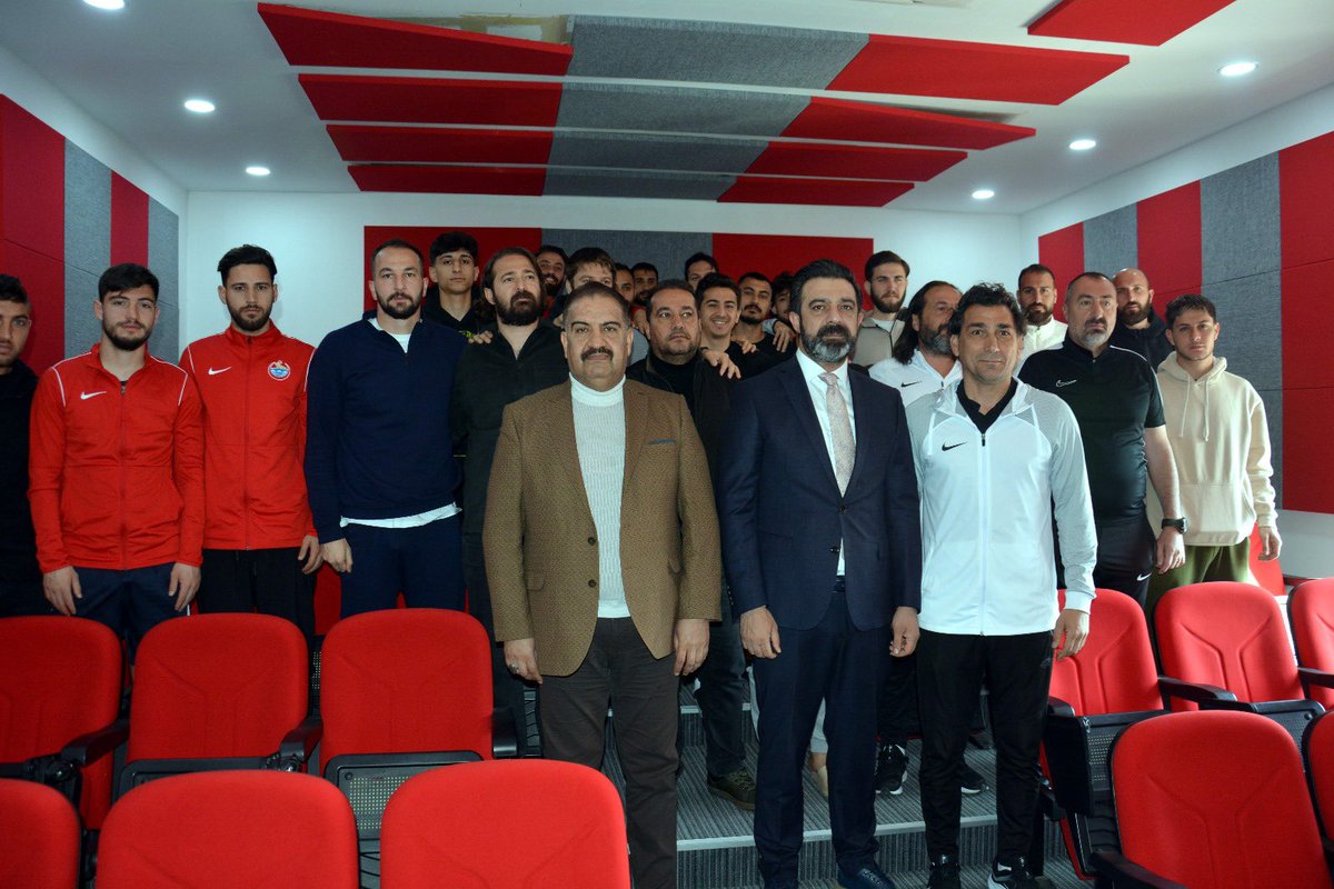 AvEkremOlgac's tweet photo. Siirt İl Özel İdarespor'umuzu, yönetimi, teknik heyeti ve futbolcularını ziyaret ettik. Daha önce her zaman yanlarında olduğumuz kulübümüzün yanında olmaya devam edeceğiz. Takımımızın başarısı için elimizden gelen tüm çabayı sarf edeceğiz ve Siirtli spor severlere güzel günler yaşatacağız, inşallah.

#siirt #siirtbelediyesi #gercekbelediyecilik #siirtspor