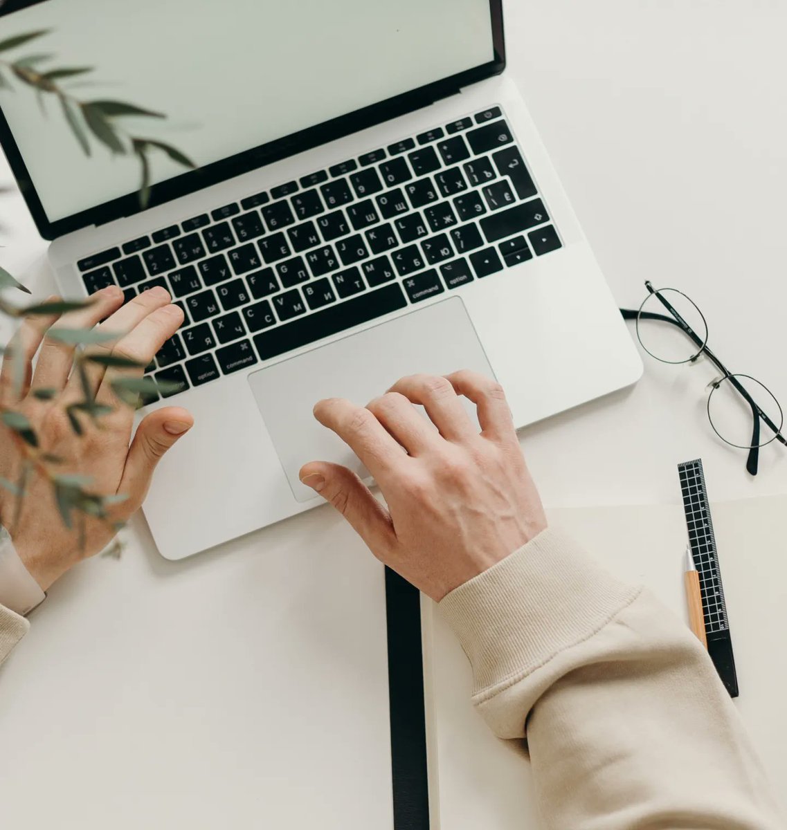 Our secure video #conferencing solution ensures productive #meetings from anywhere. Join us at goremote.ch 👌🏼

#remotework #securecommunication #videoconferencing #workfromhome #goremote #goremotech