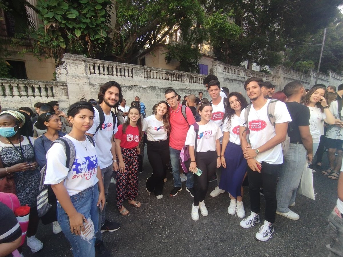 Los jóvenes del <a href="/ISRICuba/">ISRI Cuba</a> son fieles seguidores del legado de José Antonio Echeverría 🇨🇺 y conmemoran hoy un aniversario más del histórico hecho del #13DeMarzo ✊️