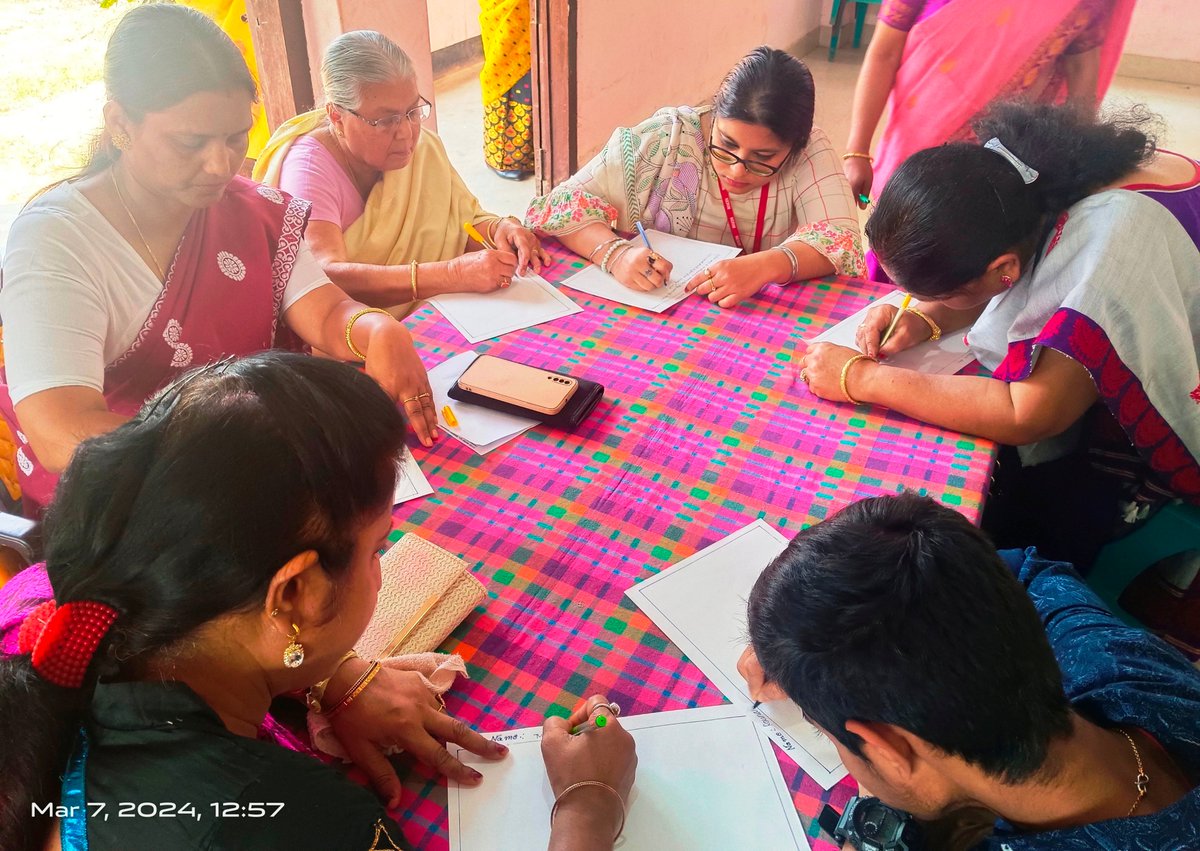 LegalAssam's tweet photo. On #InternationalWomensDay2024, Consumers' Legal Protection Forum, Assam in collaboration with Consumer Voice, New Delhi organized a sensitization workshop and slogan competition #panjabari, #guwahati. 
#internationalwomensday #internationalwomensday24 #IWD2024 #TobaccoFreeIndia https://t.co/gn5CZSpNiM