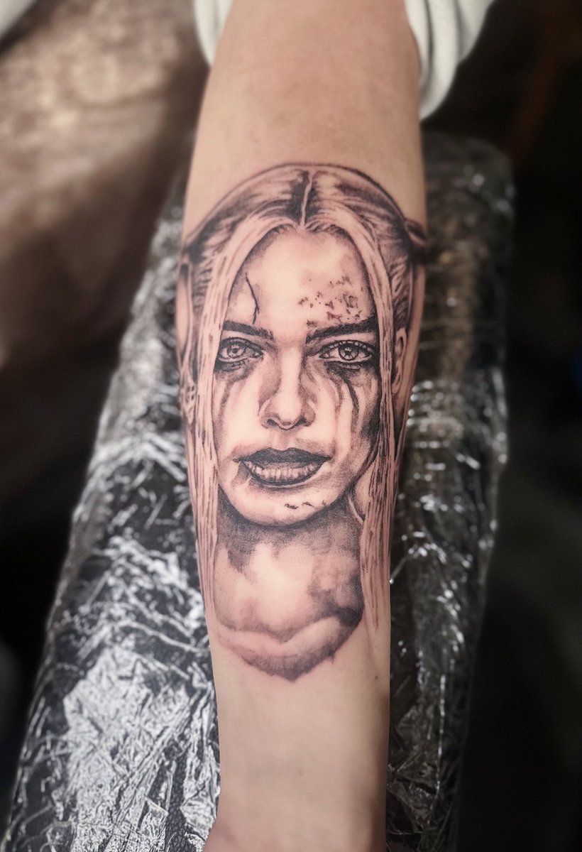 tattoo_Bcoco's tweet photo. Harley Quinn🃏🩶
長時間ありがとうございました！

#タトゥー #tattoo #大阪タトゥー #堺タトゥー https://t.co/lNDKH5GTQl