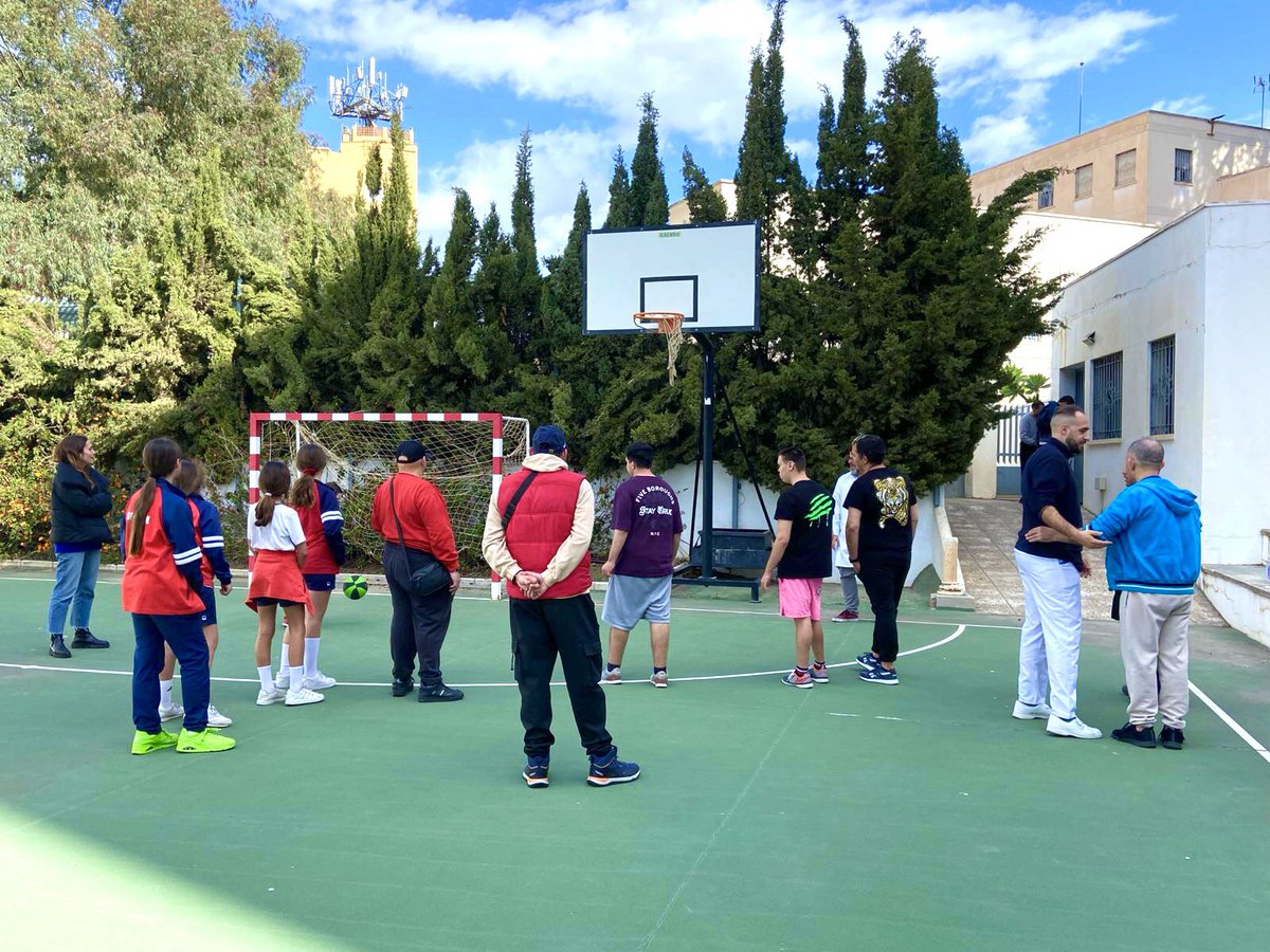 HospitalariasMG's tweet image. 🏃🏽‍♀️¡Hoy hemos tenido la suerte de recibir al Colegio Sagrado Corazón! para realizar una jornada deportiva entre sus alumnos y nuestras personas atendidas.

#deporteinclusivo #inclusionsocial #habitosdevidasaludable