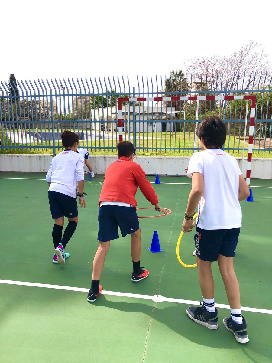 HospitalariasMG's tweet image. 🏃🏽‍♀️¡Hoy hemos tenido la suerte de recibir al Colegio Sagrado Corazón! para realizar una jornada deportiva entre sus alumnos y nuestras personas atendidas.

#deporteinclusivo #inclusionsocial #habitosdevidasaludable