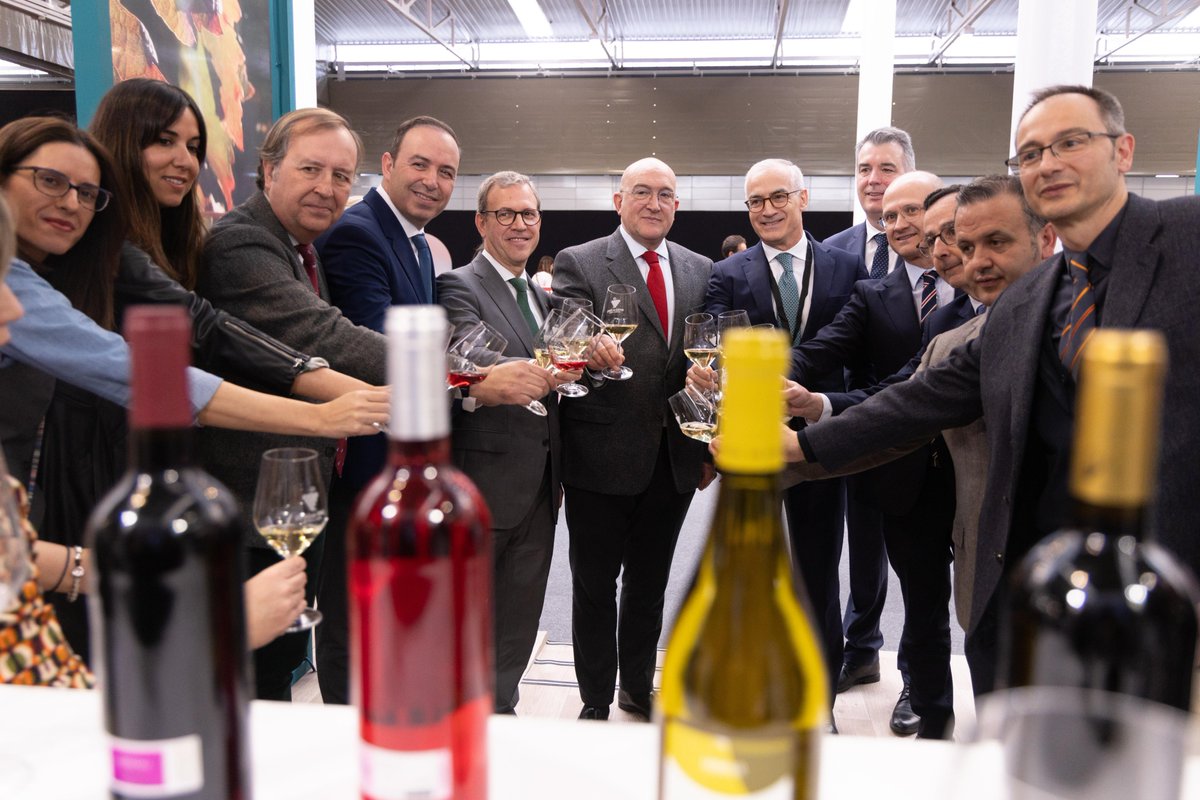 Arranca la 5ª edición de FINE #WineTourism Marketplace con récord de asistencia 🍷. Entre hoy y mañana la @feriavalladolid acogerá 1800 reuniones de trabajo entre 84 touroperadores y 140 bodegas y territorios de 23 países 🤩 Más info 🔗 info.valladolid.es/-/el-ayuntamie…