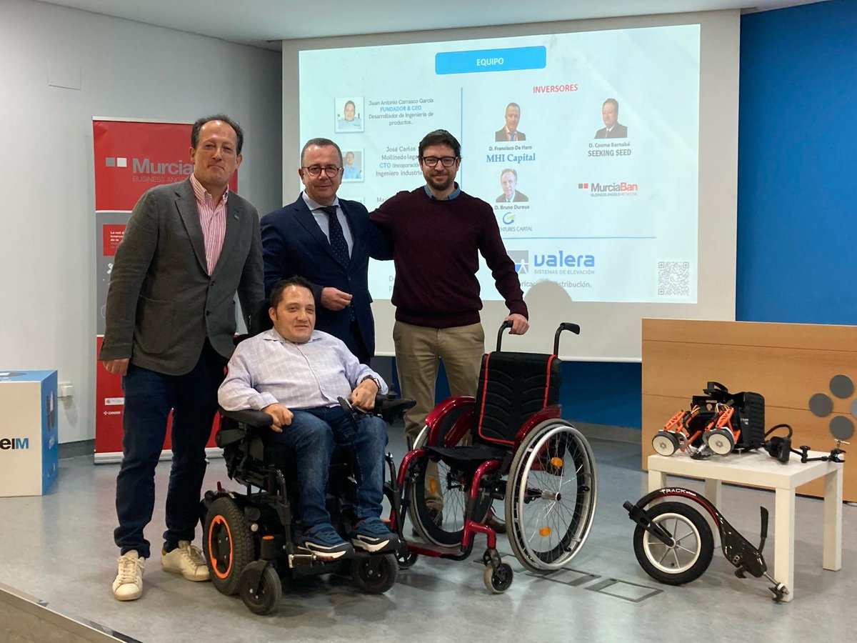 Murciaban (@murciaban) on Twitter photo Hoy celebramos un nuevo #eventodeinversión con la compañía <a href="/AvantDevices/">Avant Devices</a> que presenta su primer prototipo funcional ante inversores de Murcia-Ban con: Cosme Bernabé , Fran De Haro, <a href="/BrunoDureux/">Bruno Dureux</a> , ONCE Inserta, en <a href="/CeeiMurcia/">CEEI Murcia</a> , <a href="/infoRMurcia/">Instituto de Fomento</a> Región de Murcia Hoy celebramos un nuevo #eventodeinversión con la compañía <a href="/AvantDevices/">Avant Devices</a> que presenta su primer prototipo funcional ante inversores de Murcia-Ban con: Cosme Bernabé , Fran De Haro, <a href="/BrunoDureux/">Bruno Dureux</a> , ONCE Inserta, en <a href="/CeeiMurcia/">CEEI Murcia</a> , <a href="/infoRMurcia/">Instituto de Fomento</a> Región de Murcia
