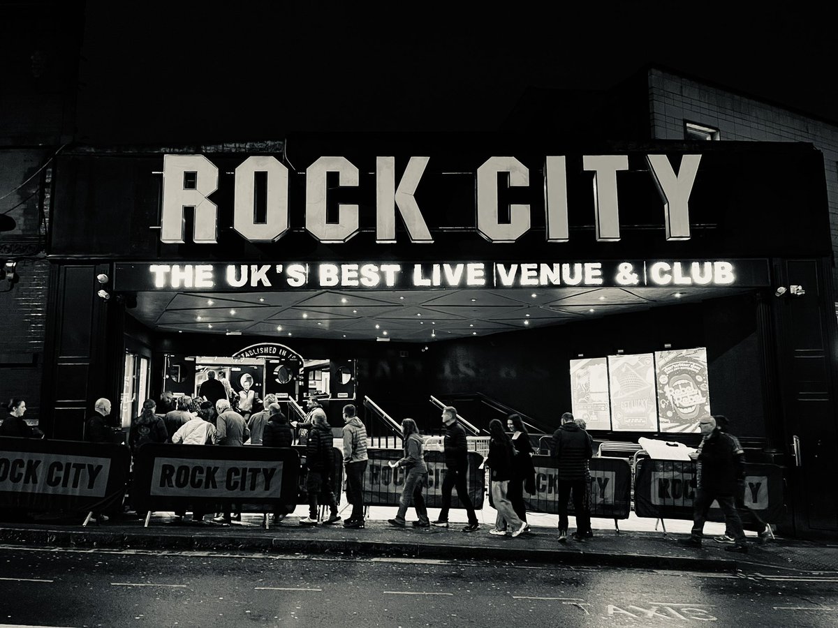 Will Sergeant tweet media