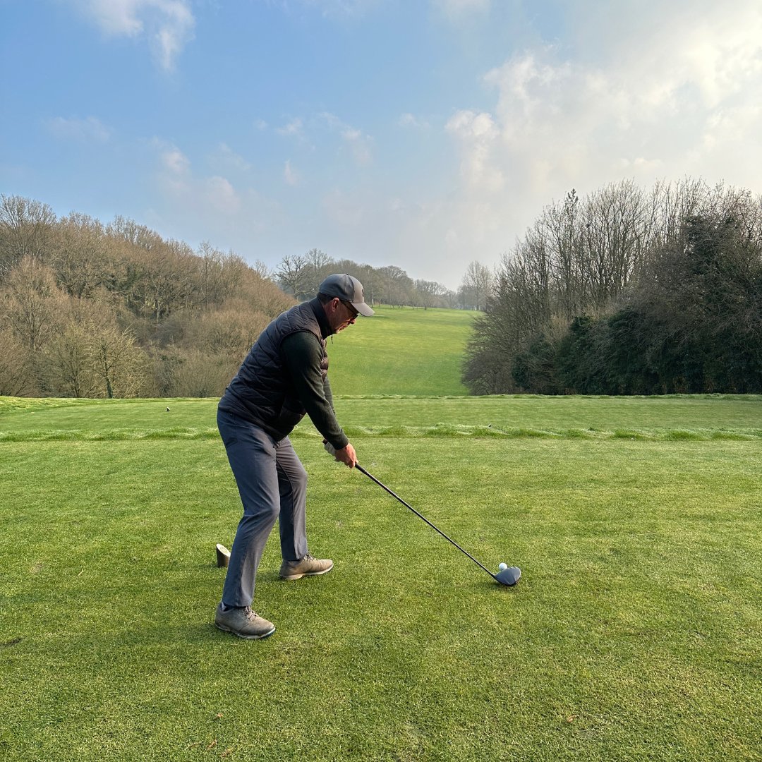 AltonGolf's tweet photo. Looking for somewhere to play this weekend with pure greens? With 9 holes from just £20 you wont find a better putting surface anywhere. To book call 01420 82724 #altongolfclub https://t.co/GGV2UZHmX6