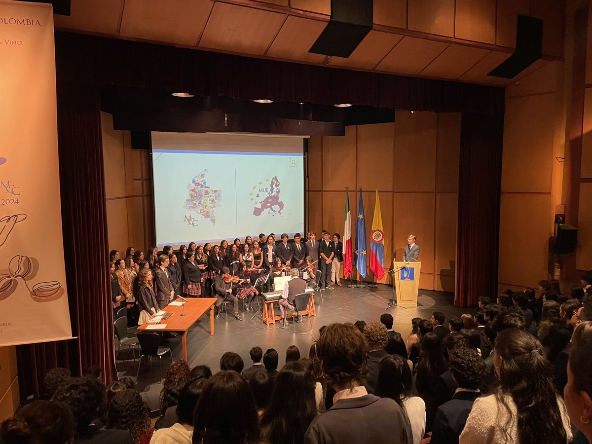 davincibogota's tweet photo. ¡Oficialmente damos inicio a nuestro XVI Modelo de la Unión Europea 🇪🇺 #MUE2024 y X Modelo Congreso Colombia 🇨🇴 #MCC2024! https://t.co/JTbGIEYneT