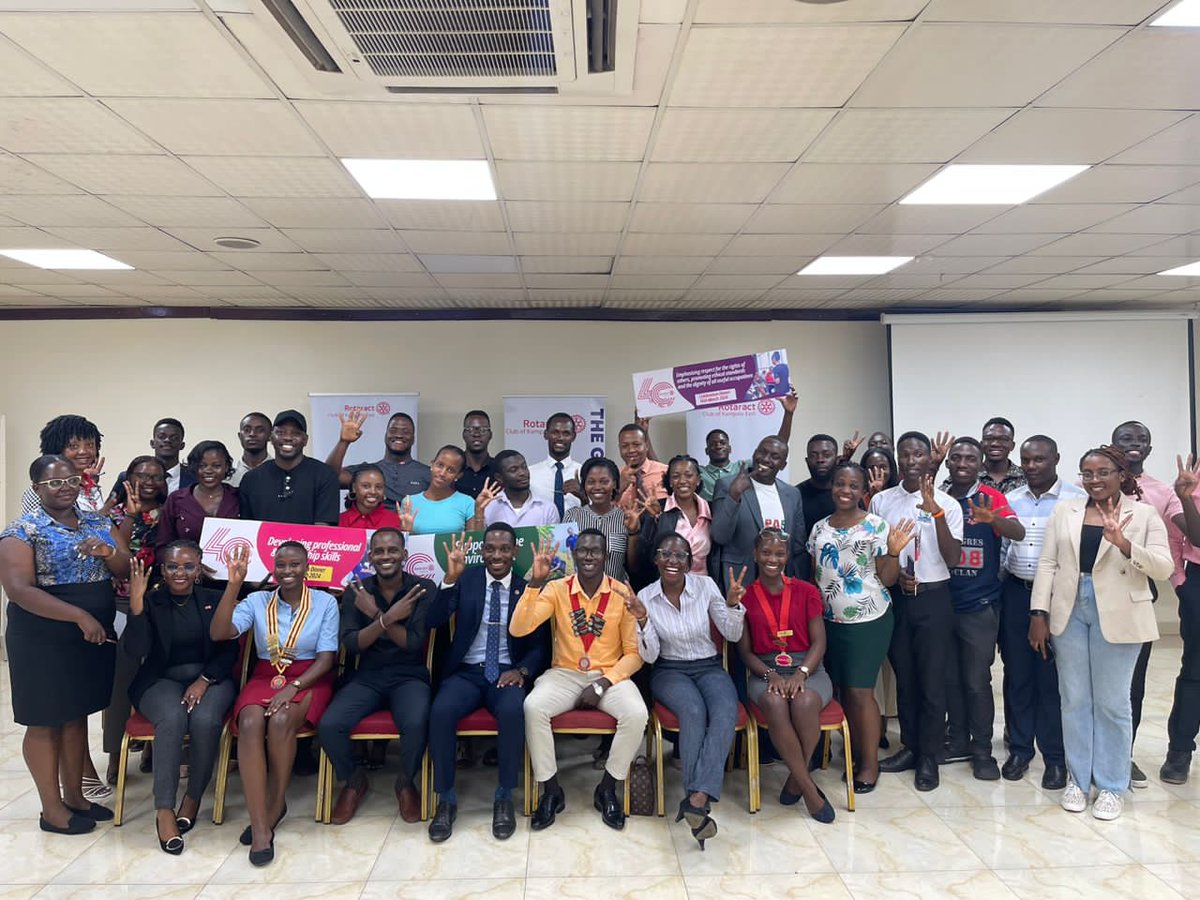 rctlakevictoria's tweet photo. The catchup : #RotaractUgat40 #VicTuesdays https://t.co/7FLfxm9Cwm