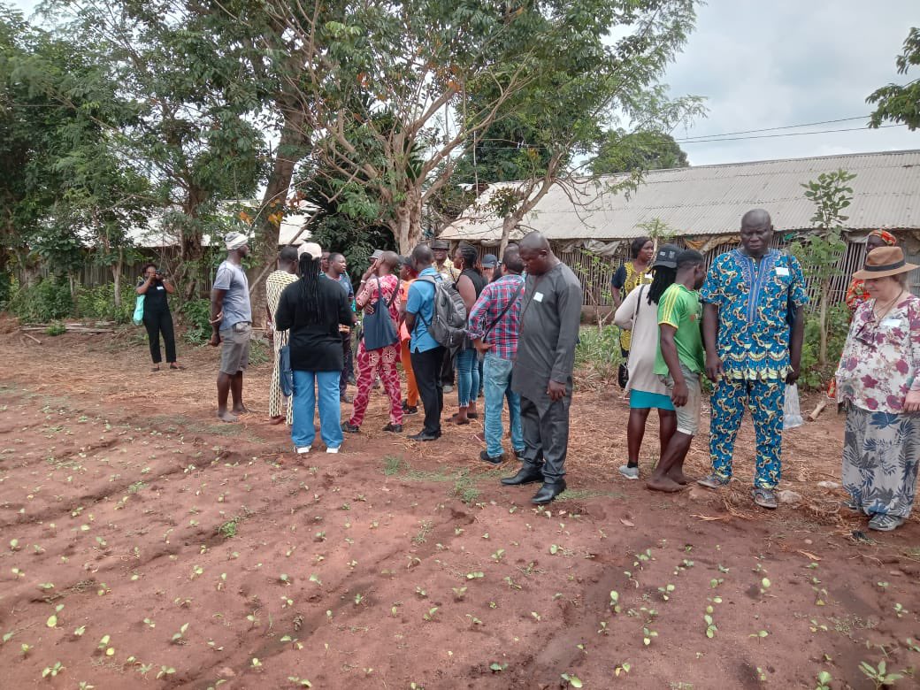 In the field in Benin as part of the #PANEMA  workshop to raise #nematode awareness and knowledge in Africa under the EU supported NEMEDUSSA PROJECT
<a href="/Nemedussa/">Nemedussa</a> <a href="/Shaukeland2/">Solveig Haukeland</a> <a href="/NemAfrica/">NemAfrica</a>