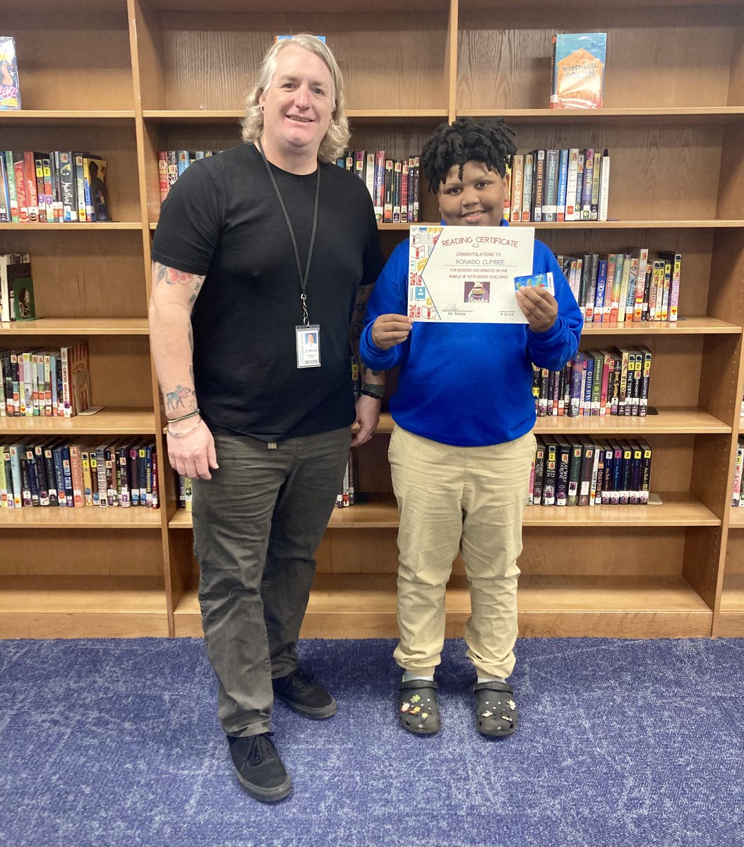 In honor of Read Across America week, we congratulate Ronado Cumbee for winning the Bundle Up With Books Challenge. Ronado read 1100 minutes. En honor a la semana Read Across America, felicitamos a Ronado Cumbee por ganar del desafío Bundle Up With Books. El leyó 1100 minutos.