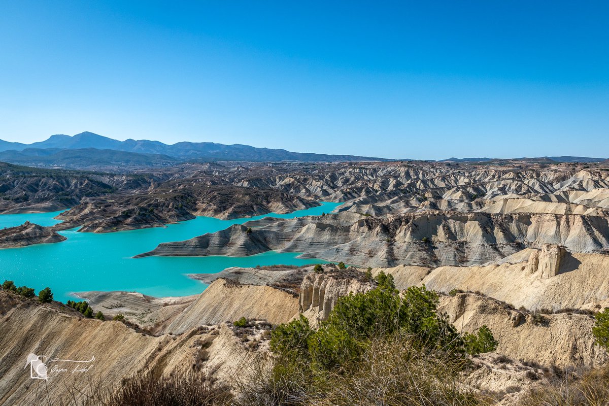 Ayer hicimos un pequeño paseo en bicicleta por el lago azul 🤩👍
#murcia #badlands #librilla #MiradordeJuanCarlos #EmbalsedeAlgeciras #spain