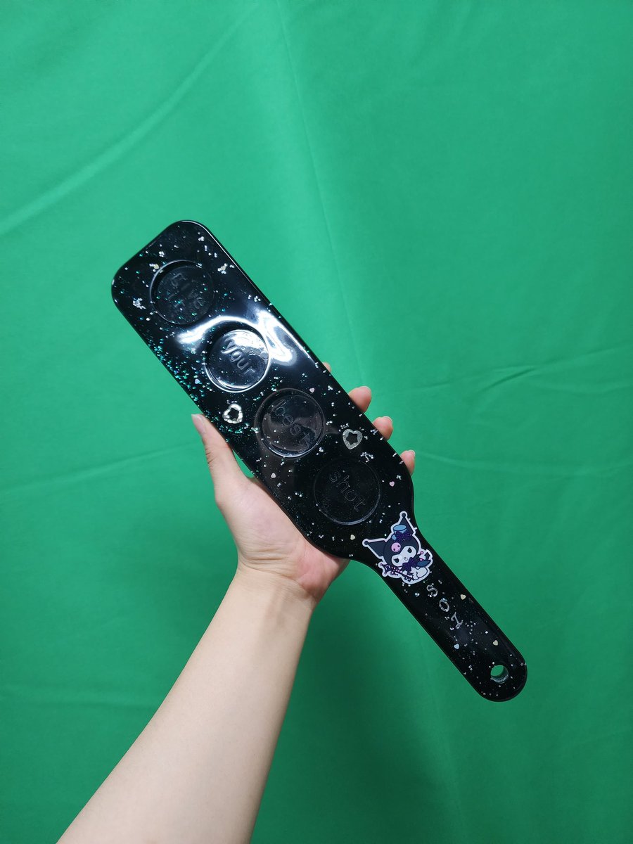 예전에 맞춤 제작 작업 했던 쿠로미 패들 💜