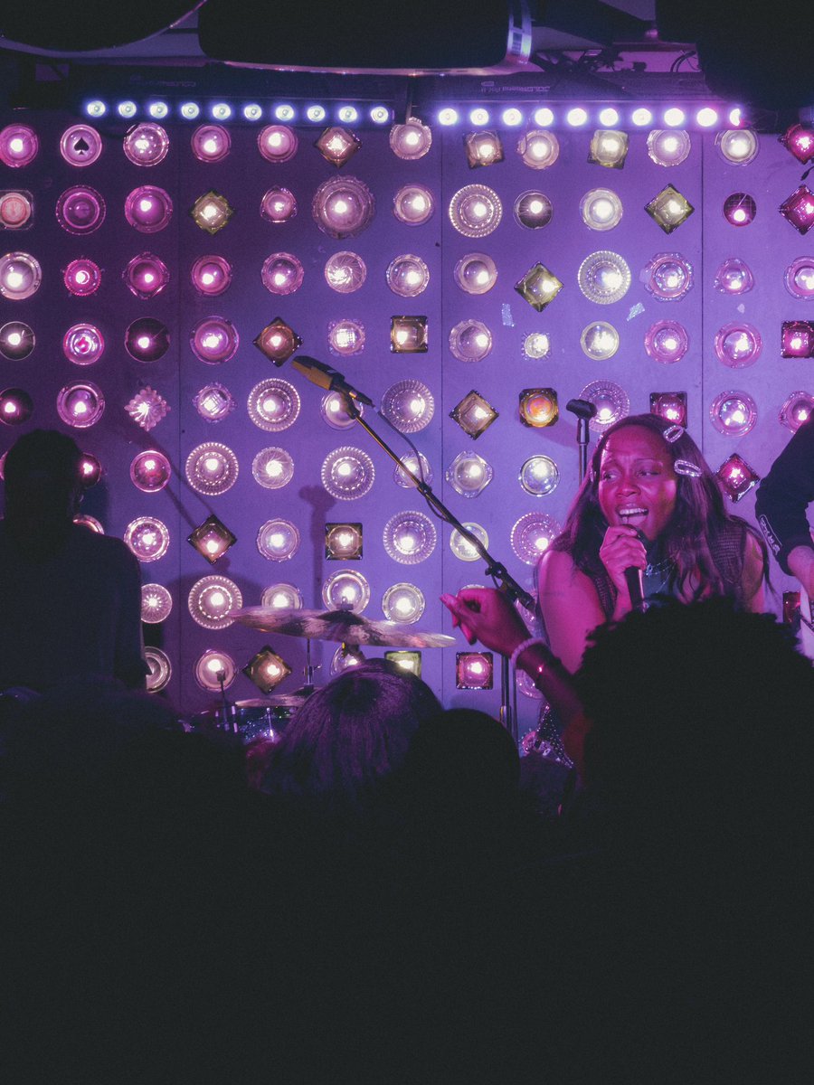 fetchurcameras's tweet photo. .@rachelchinourir pure magic last night 🩷 https://t.co/MX4FzEtEAY