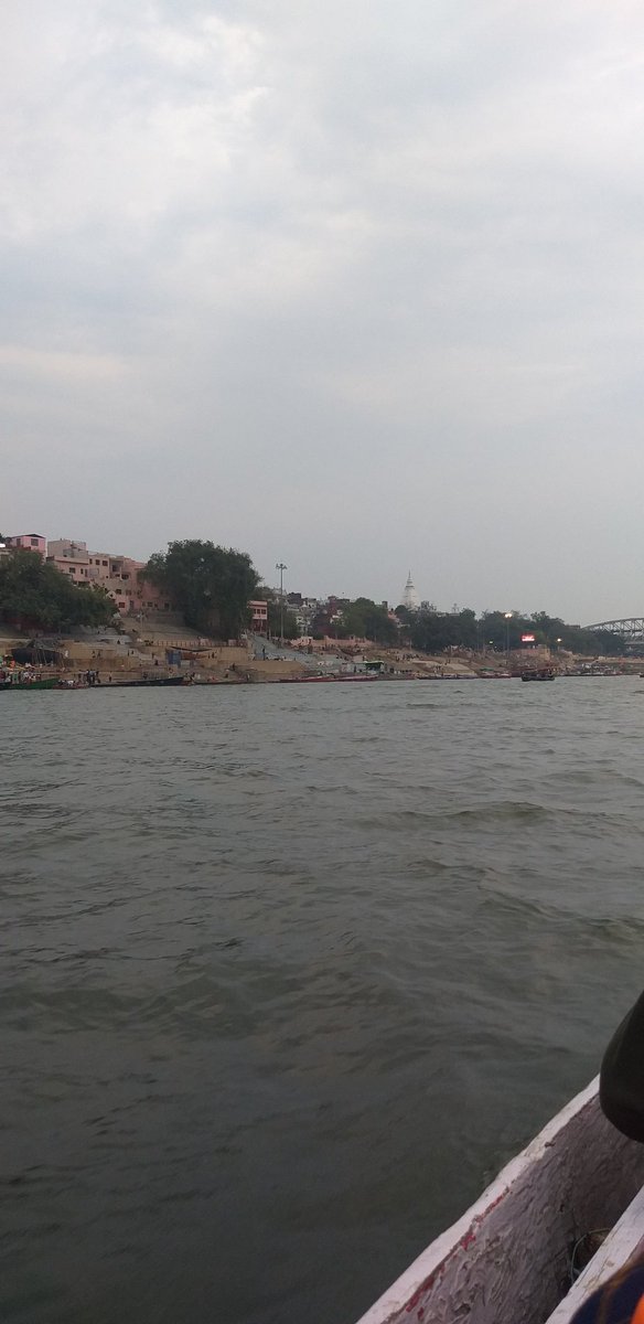 Shivangis07's tweet photo. घाटों में घाट बनारसीया ❤️

#varanasighat #banaras #mahadev https://t.co/AJj1MKqqKB