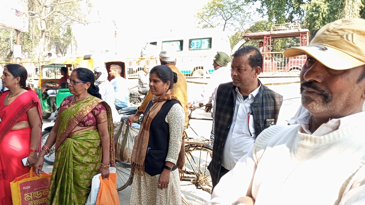 nari_nav's tweet photo. #बालविवाहमुक्तभारत जनपद बलिया में
नुक्कड़ नाटक के प्रयास से लोगो को जागरूक किया गया। #balvivahseazadi #freeindia #freedom_Now #childrights #peoples
 #childmarrigefreeindia #schools #Students
#childmarrigefreeballia https://t.co/gNqsntDAIz
