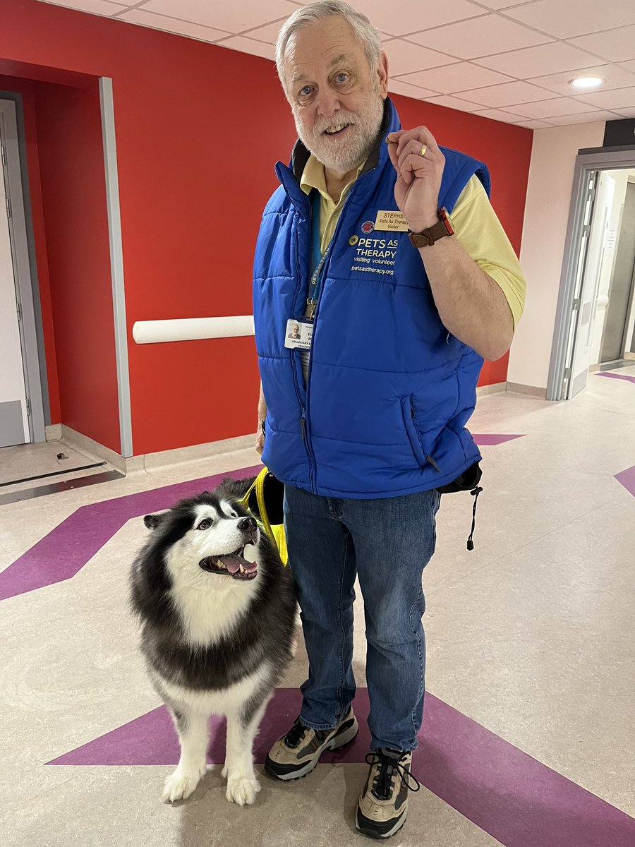 Family Liaison Team (@flo_phu) on Twitter photo Lucky to bump into the lovely Snowy this morning 😍Always brightens our hearts to see our awesome four-legged volunteers cheering up everyone’s day 🤗❤️ 🐕 #proudtobePHU <a href="/PatientExpPHU/">Patient Experience Team PHU</a> <a href="/VoluntaryPHU/">Voluntary Services</a> <a href="/PetsAsTherapyUK/">Pets As Therapy</a> Lucky to bump into the lovely Snowy this morning 😍Always brightens our hearts to see our awesome four-legged volunteers cheering up everyone’s day 🤗❤️ 🐕 #proudtobePHU <a href="/PatientExpPHU/">Patient Experience Team PHU</a> <a href="/VoluntaryPHU/">Voluntary Services</a> <a href="/PetsAsTherapyUK/">Pets As Therapy</a>