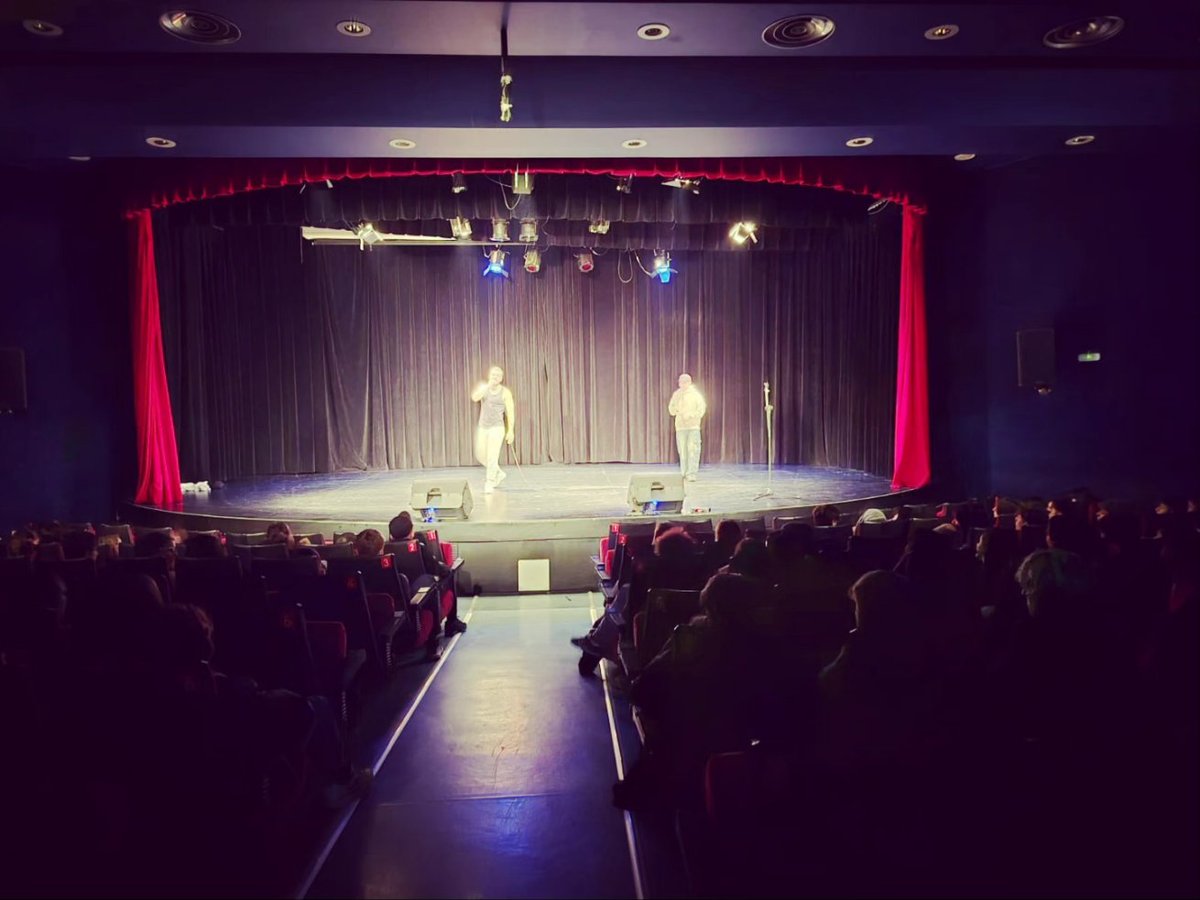 IES San Juan Bautista (@ies_sjb) on Twitter photo El lunes 11 de marzo, alumnos de 3° y 4° ESO participaron en un concierto de RAP sobre salud mental,  protagonizado por @zetao_music y colaboración con @flexylead. Tras el concierto, en el Centro Cultural San Juan Bautista, se realizó un coloquio. El lunes 11 de marzo, alumnos de 3° y 4° ESO participaron en un concierto de RAP sobre salud mental,  protagonizado por @zetao_music y colaboración con @flexylead. Tras el concierto, en el Centro Cultural San Juan Bautista, se realizó un coloquio.
