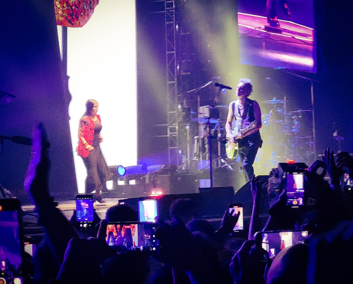 baggins2000s's tweet photo. Conciertazo ayer de @depechemode en el #WiZinkCenter !!! Y momentazo de flamenquito del bueno con la bailaora Belén López!!! https://t.co/O2wzdkmcXW
