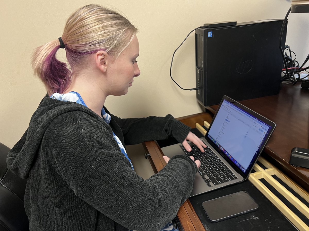 BeltonSchools's tweet photo. We visited BHS's Olivia Helton at her internship through @BeltonAcademies. She is interning with the Belton Educational Foundation. #Proud2BPirates #BSDAchieves

Olivia is in the Human Services Academy, and she has learned how to create and manage websites. https://t.co/c2QbbzUmsT
