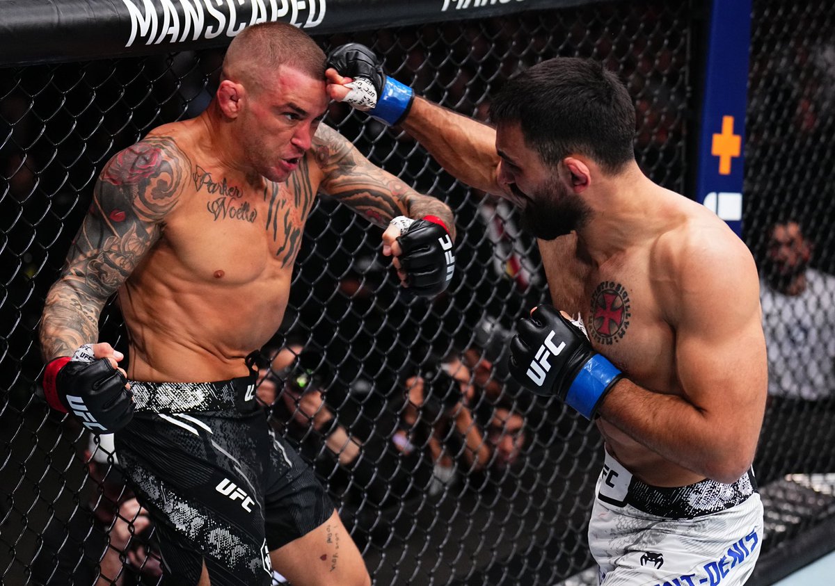🟠🗞️| Benoît Saint-Denis s’exprime sur son combat face à Dustin Poirier :

« Samedi, j'ai eu l'honneur de croiser le fer avec la légende @dustinpoirier ⚔️

J'ai combattu complètement déshydraté, La frustration est énorme mais il est difficile d'évaluer quand annuler une telle