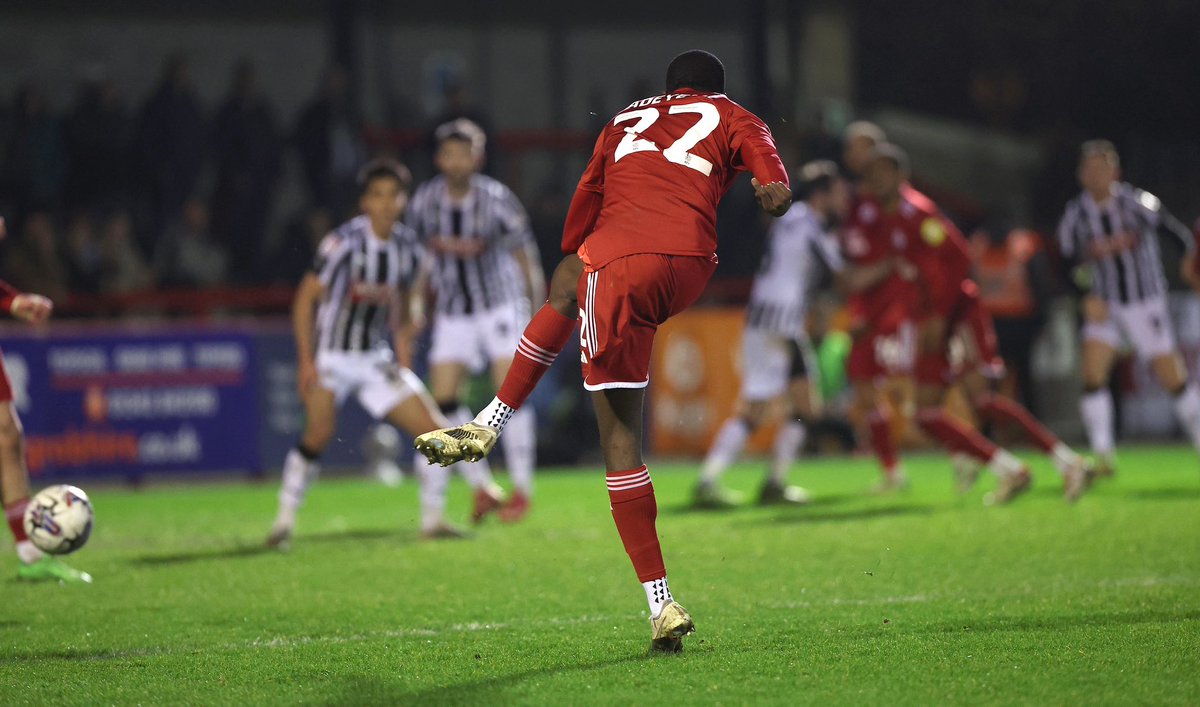 adz1307's tweet photo. First professional goal✅🙏🏾
+ 3 points ✅ https://t.co/w0VLxLW0VQ