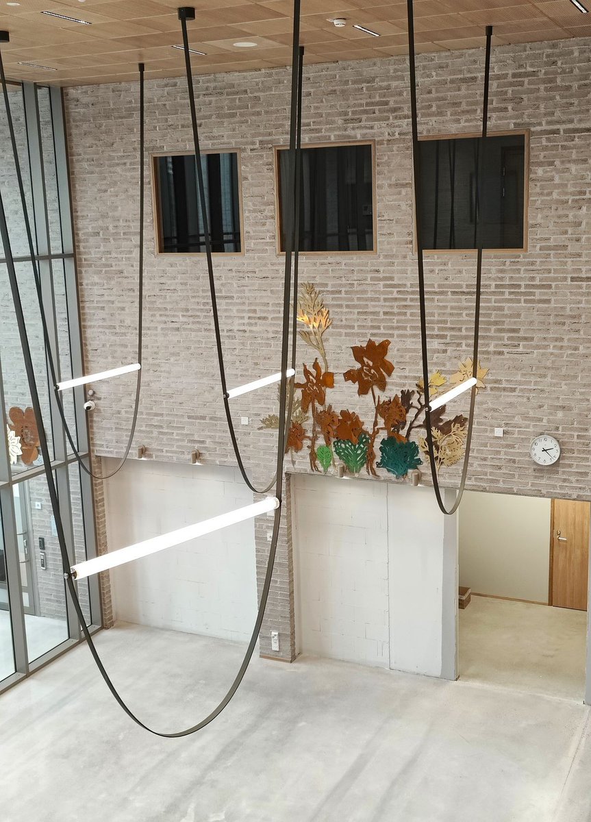 Kevät on tuonut tullessaan uuden monitoimitalon Riimin Turun Runosmäkeen. NCC:n rakentama talo valmistui Turun kaupungin ja seurakuntayhtymän käyttöön helmikuun lopulla. #runosmäki #monitoimitalo #riimi

👉 Lue lisää brnw.ch/21wHPEU