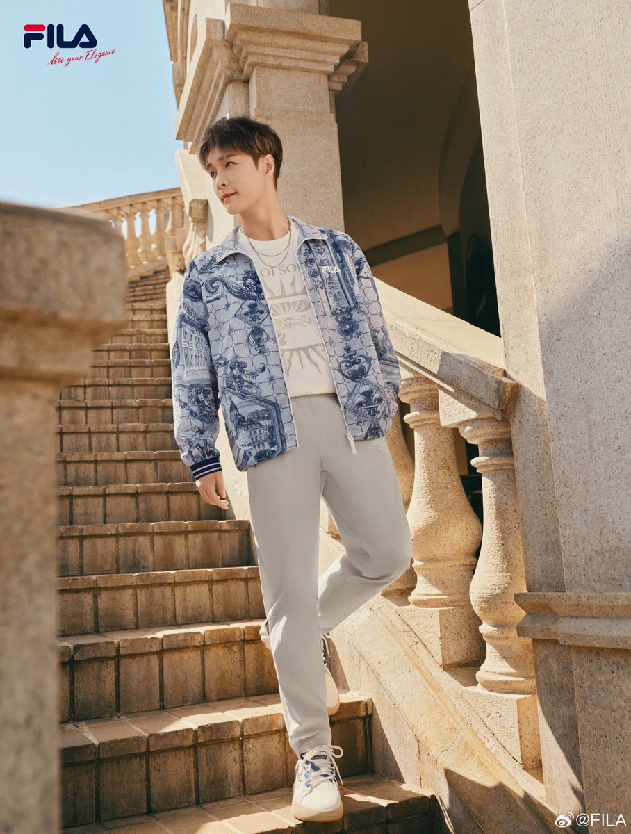 WWEXOL's tweet photo. [OFFICIAL] FILA Weibo Update with #LAY 

🔗 https://t.co/coFYK4gSSN

#레이 #EXO #엑소 @weareoneEXO @layzhang https://t.co/5aV7iQns23