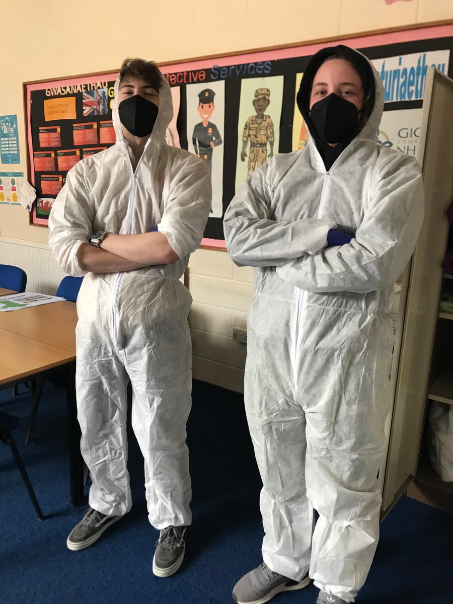 🔍Myfyrwyr yn plymio i fyd ymchwilio i leoliadau trosedd: ceredigion.ac.uk/index.php/cy/n… 🔍Students dive into the world of crime scene investigation: ceredigion.ac.uk/index.php/en/n…