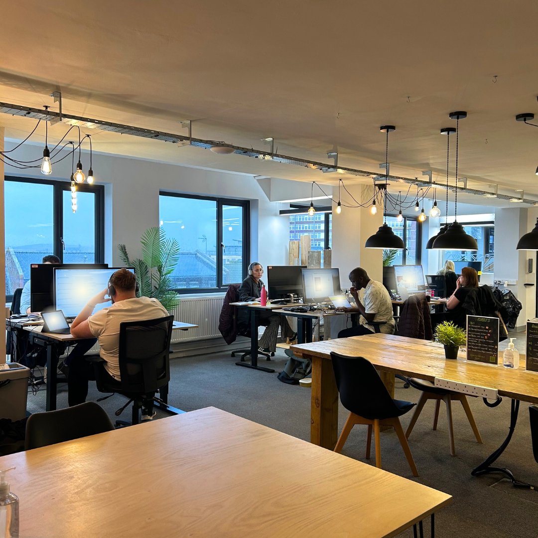 ⛅️ This gloomy weather does actually make the space feel really cosy...

...but roll on summer 😅 ☀️