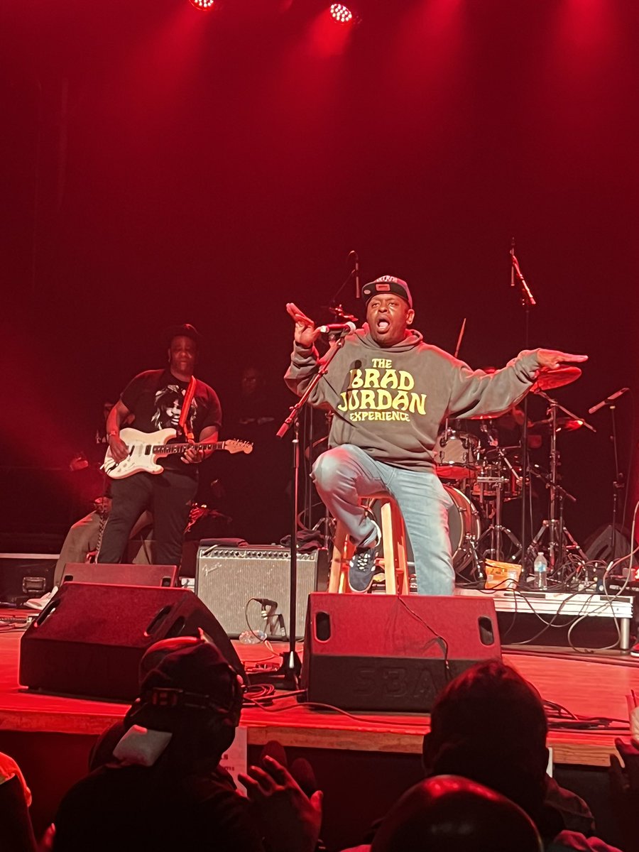 Eliott C. McLaughlin tweet media