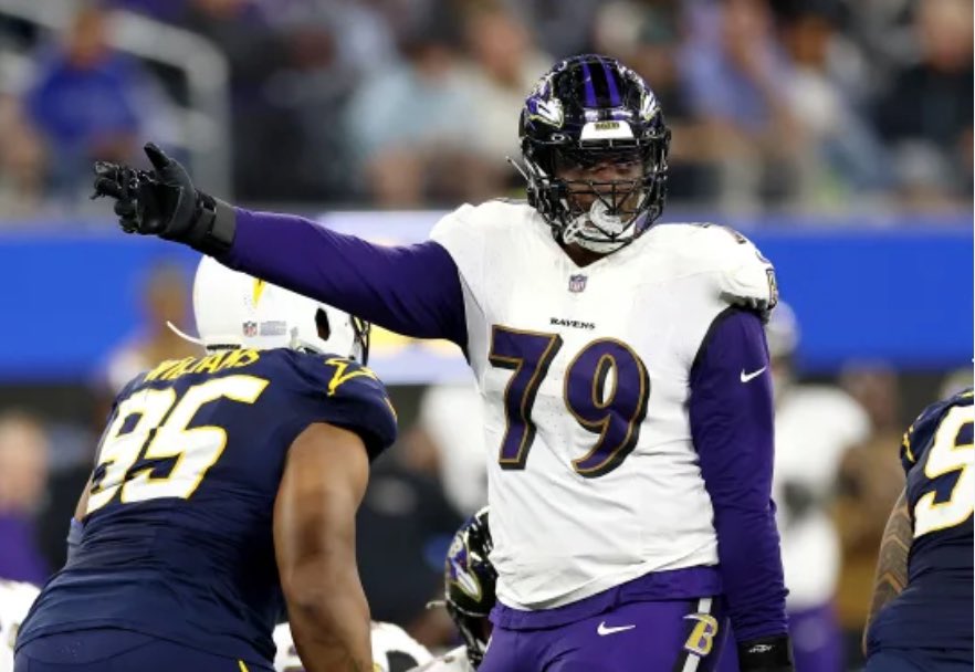 JFowlerESPN's tweet photo. The #Ravens and former All-Pro LT Ronnie Stanley have agreed to a reworked contract, per sources. He was due $15M this year. 

He now plays on less in base pay but has upside potential to reach or surpass that number. The $26.2M cap hit will reduce. https://t.co/QONZGIxc8U