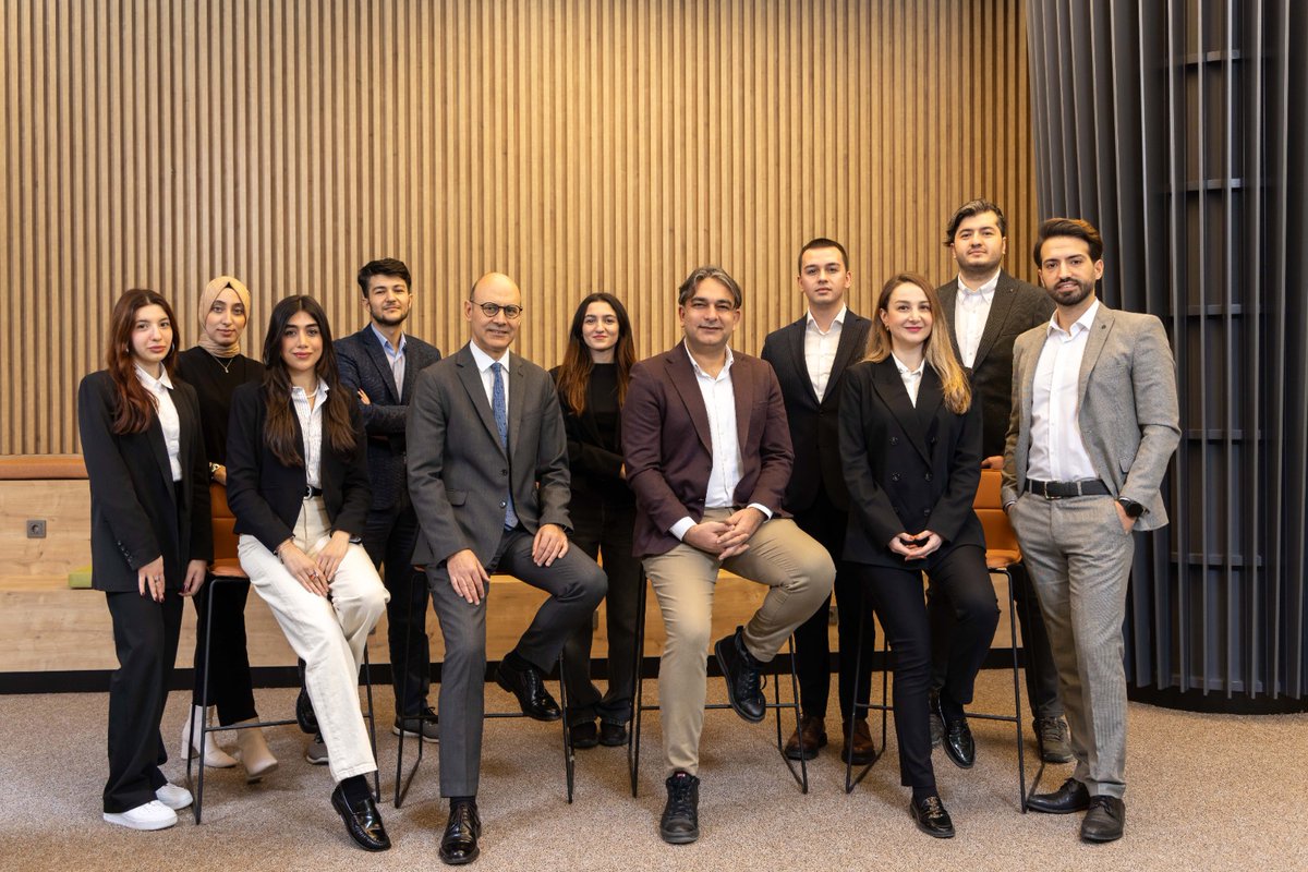 APYVentures's tweet photo. #teamAPY🧡
😎4. yılımızı henüz geride bırakmışken, her biri alanında uzman 10 kişilik güçlü ekibimiz, 50’den fazla portföy şirketimizle, 2023’te en çok “ortak yatırımı” olan kurumsal yatırımcılar arasında yer almanın gururunu yaşıyoruz. https://t.co/7z6CXWbUud