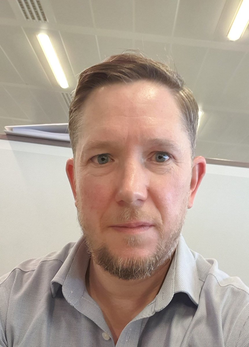 GavinWi79234383's tweet photo. Fresh cut and beard trim ๐โโ๏ธ๐งโ๏ธ๐#HumpDay #haircut #beardtrim #beardedmuscle #beardedmen #guy #fitguy #guyswithbeards #guyswholift #guyswithmuscles #adamgroomingatelier https://t.co/F16MvUcH2G