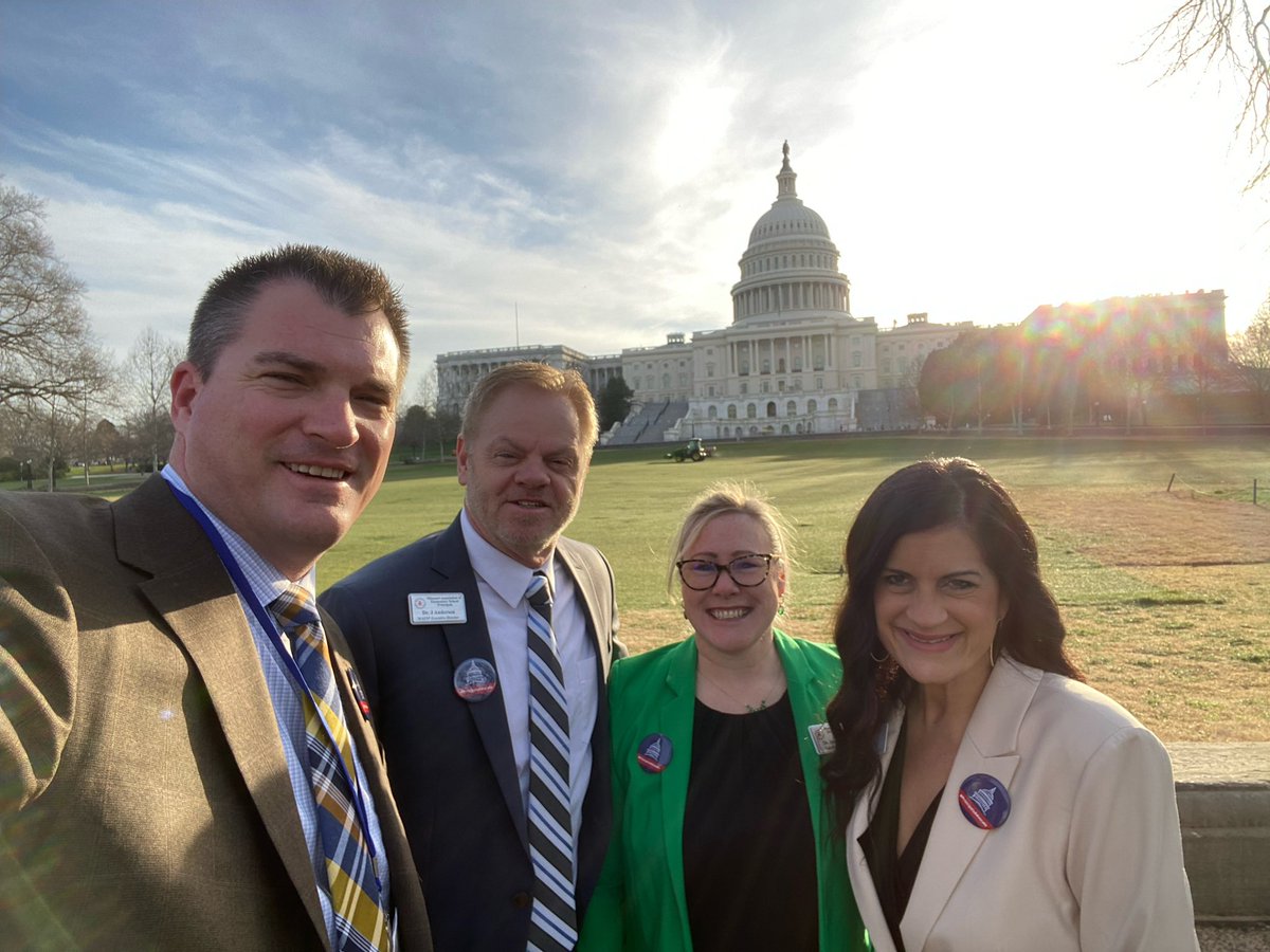 .@MoAESP on the Hill today to discuss educator pipeline, mental health & wellness, and K-12 budget priorities! #PrincipalsAdvocate #WeLeadMO