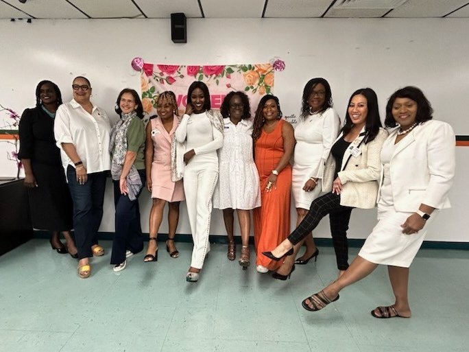 We @McArthur_HS are still excited for this panelist of women! You ROCK on yesterday - 3rd Annual Women's History Month. 'To Lead the S.H.O.W' #StrongHumilityofOutstandingWomen #FUNPhoto #YouallincreaseouryoungladiesSMILE #ThankUall #keepSHINING