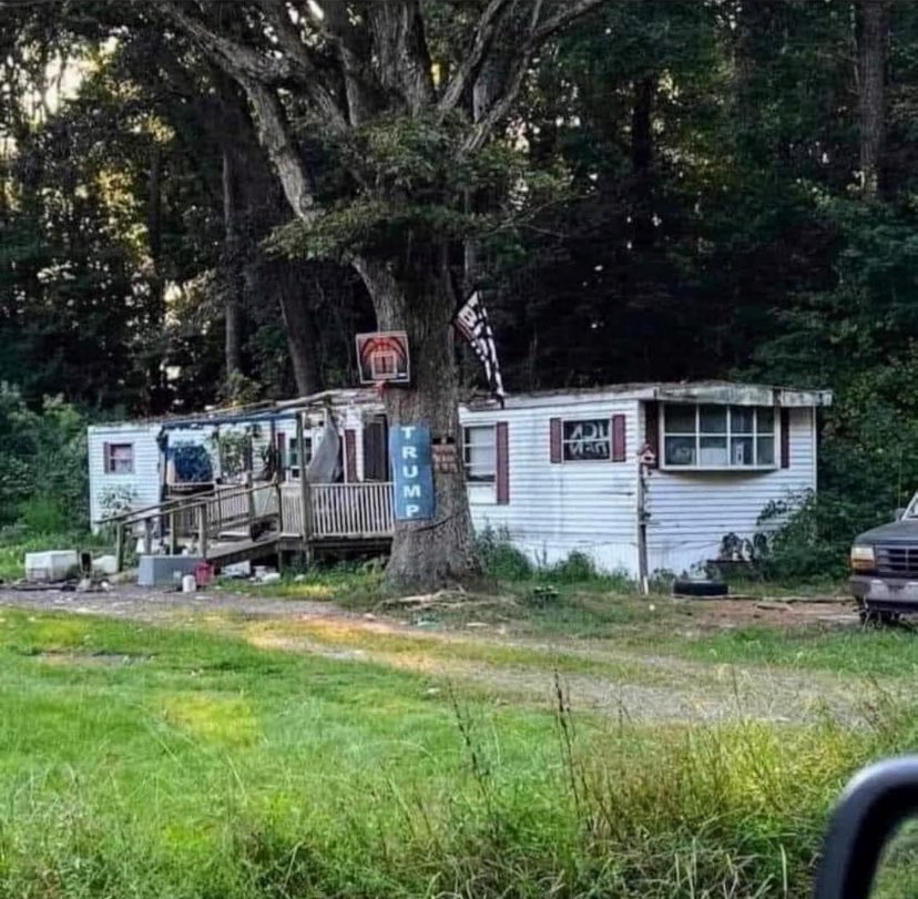 This is where the guy calling you “Libtard” lives! 😂 #MAGACultMorons