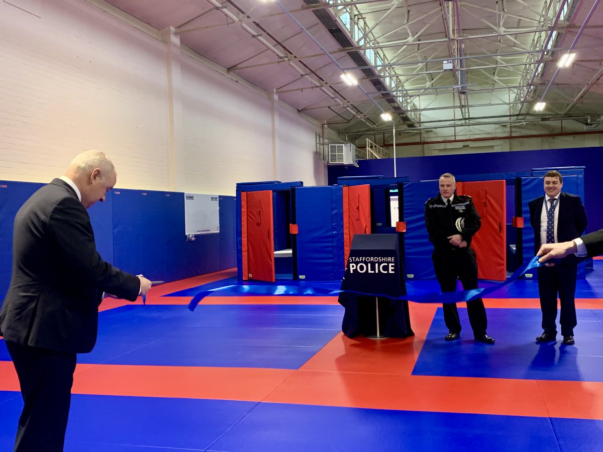 StaffsPFCC's tweet photo. A new state-of-the-art training facility has been opened today at @StaffsPolice headquarters👏

The Public and Personal Safety Training Unit will be used by officers to train and prepare for scenarios they might face on the ground.

More:https://t.co/VcKparPzZB

@benadams4staffs https://t.co/fbGOd7I8GY