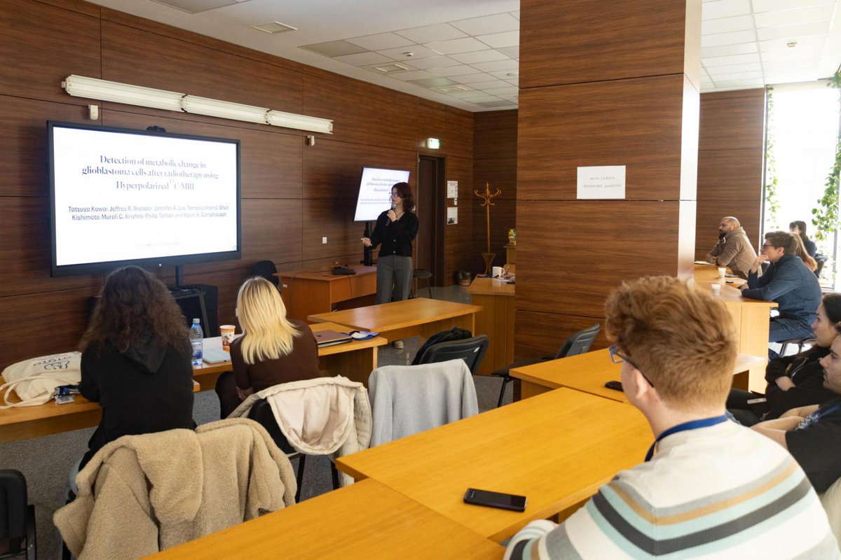 ELINPMagurele's tweet photo. 📷Student Meetings at #eli_np
Because we believe in sharing knowledge!!! #themostpowerfullasersintheworld #magurelescience #youngresearcher https://t.co/zuHlYw0dwh