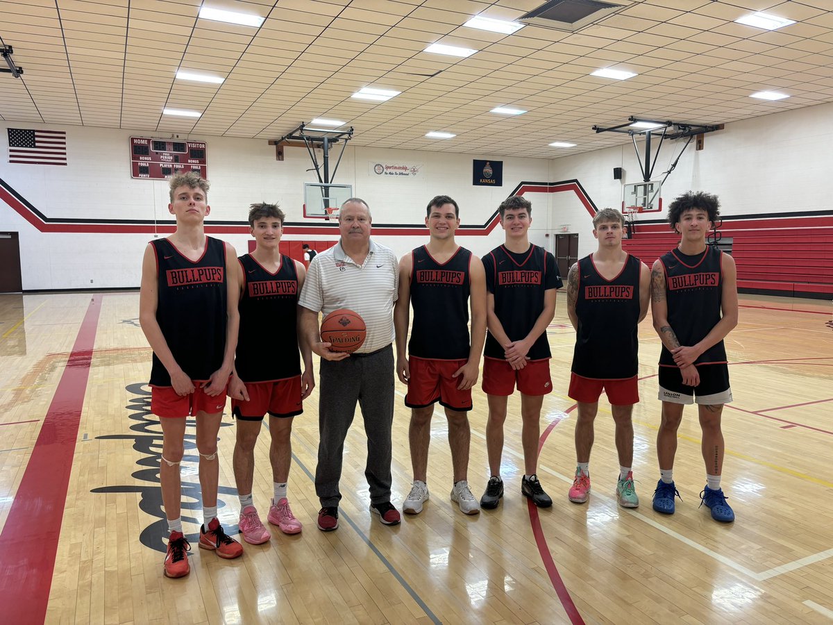 Sports in Kansas Boys 🏀Coach of the Year Finalists Announced for every classification in Kansas 

View: sportsinks.com/sports-in-kans…

Presented by @MammothBuilt @safeks <a href="/nextechwireless/">Nex-Tech Wireless</a> @watcorail <a href="/LewisMotorsGC/">LewisAutomotive GC</a>