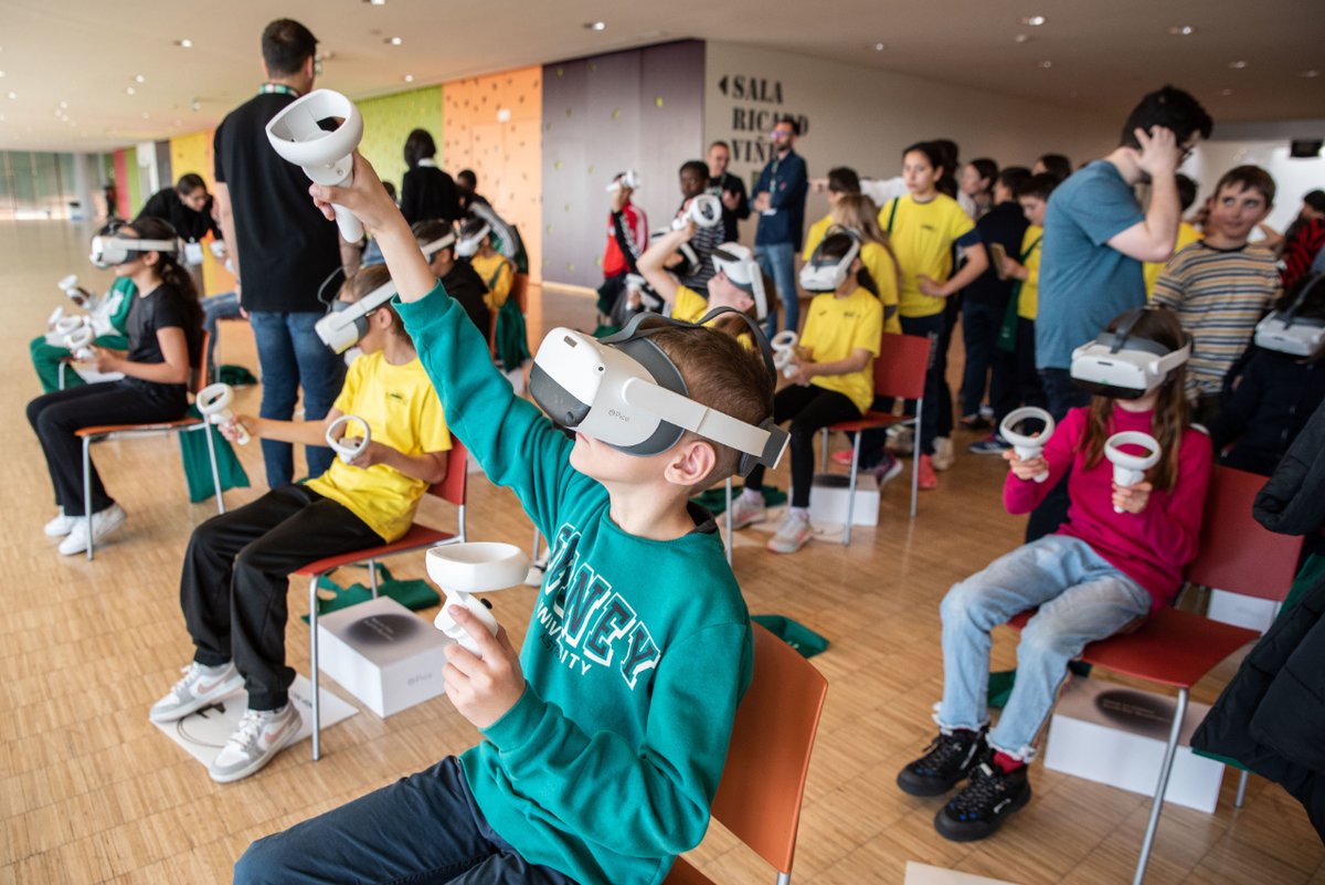 📍🥇 La 2a edició dels premis de #transformacióeconòmica a <a href="/lallotjalleida/">La Llotja de Lleida</a> ha comptat amb l'assistència de més de 400 nens i nenes.

📹👏 A través d'uns vídeos emocionants, els joves han mostrat el seu compromís amb la bioeconomia.

#lleidaterradoportunitats #diputaciolleida