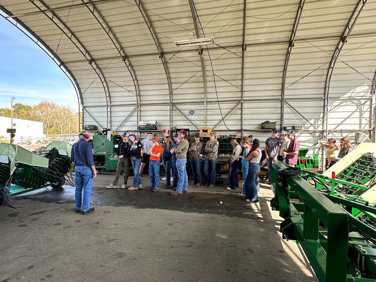 gapeanuts's tweet photo. Virginia FFA members from Rural Retreat High School, George Wythe High School, and Ft. Chiswell High School stopped by to tour the Georgia Peanut Commission and @KelleyMfgCo to learn more about Georgia's official state crop, the peanut! ๐ฅ #gapeanuts #ffamembers #virginiaffa https://t.co/NQgRqfon6S