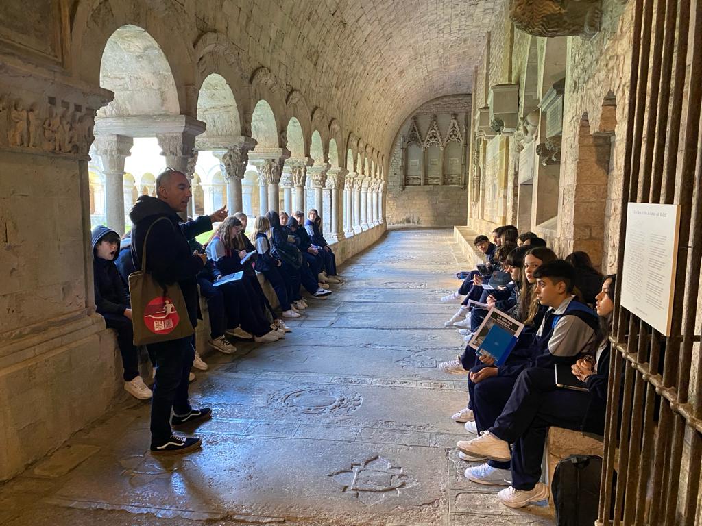 ESONatzEsplu's tweet photo. Fem un recorregut per la Girona medieval #3esontz #Girona https://t.co/UeI21gXj3x